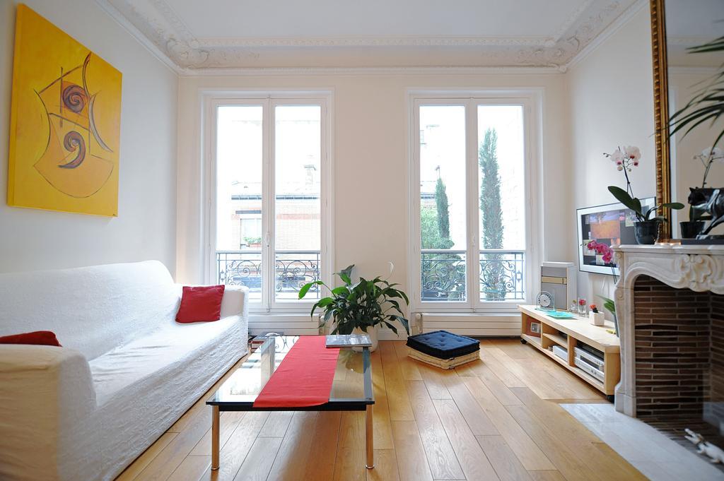 Champs Elysees Homestay - Air Conditioning Paris Rom bilde